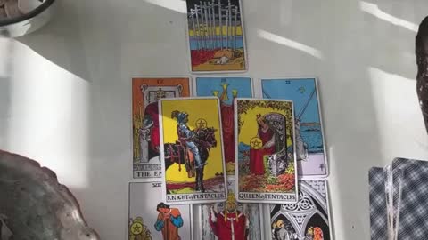 THE FINANCIAL COLLAPSE & COMING EVENTS IN RED OCTOBER/ Tarot By Janine