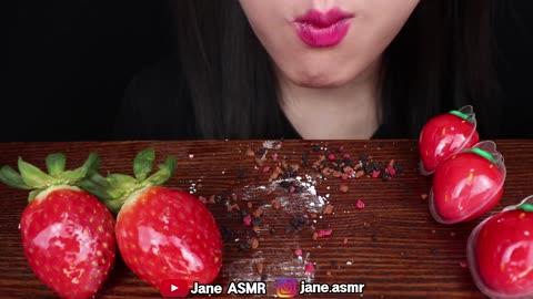 ASMR EDIBLE SPOON_ STRAWBERRY TANGHULU 숟가락_ 딸기탕후루 먹방 MUKBANG