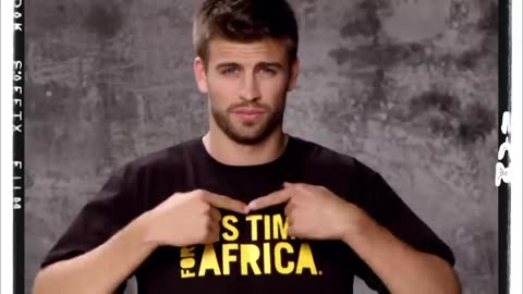 Shakira - Waka Waka (This Time for Africa) (The Official 2010 FIFA World Cup™ Song)