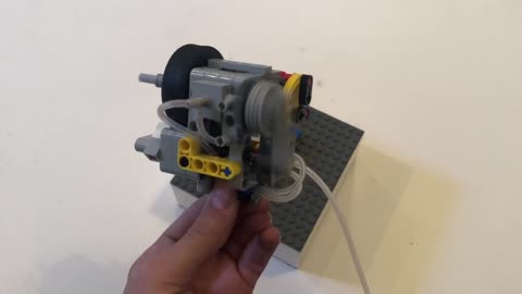 Lego 2 Cylinder Pneumatic Engine (+Free Instructions)