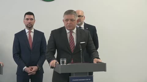 Robert Fico se dostal do sporu s novinářem, jestli je v Kyjevě válka