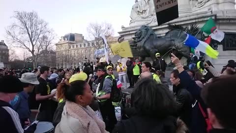 Manif anti-pass 💉du 18.12.21 - Pl. de la Republique 2/2