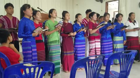 Karenni Bible School Students Singing