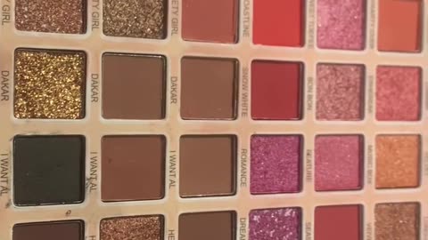 NAKED NUDE EYESHADOW PALETTE