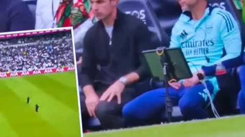 Mikel Arteta's ring finger kiss is the sweetest!