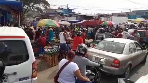 Fuera de control, así se encuentra Bazurto este Jueves Santo