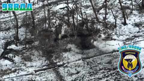 Ukrainian soldiers retreat from their position after Russian FPV drones hit their trench