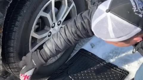 Tire modification, let the tires drive on the ice, anti-skid treatment to repair the car.