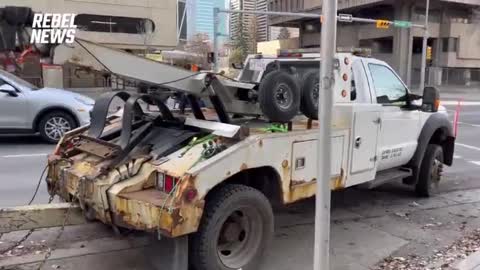 Calgary Police Are Handing Out $81 Tickets to Anyone Who Honks in Support of the Freedom Rally