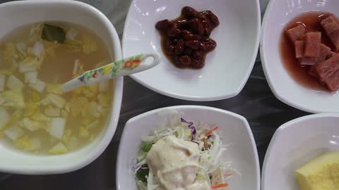 There are various side dishes