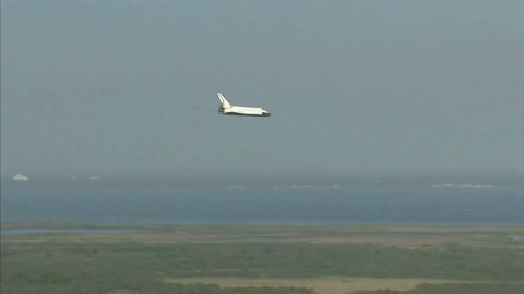 Space Shuttle Spectacular footage of Discovery last ferry flight