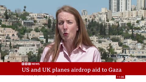 Gazans watch the skies to spot planes dropping US aid | BBC News