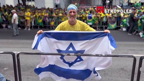 Bolsonaro supporters take Israeli flags to rally in Paulista