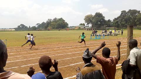 A lady with supersonic speed literally breaks 100 m world record