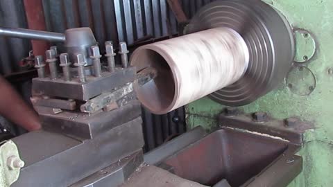 Essential Lathe Machine Operation Working with a Lathe Bearing Size Making on Lathe Machine