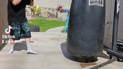 500Lb Punching Bag Workout Part 17. Full 3 Minute Round Of Muay Thai!