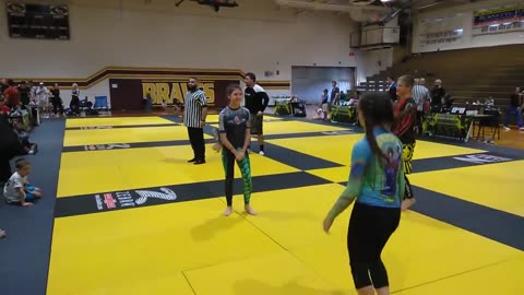 Girls Brazilian jiu-jitsu fight