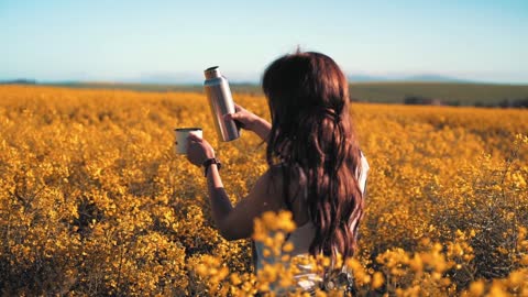 BEAUTIFUL GIRL PHOTO SESSION IN A YELLOW FLOWER FIELD MUSIC VIDEO