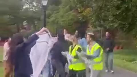 Harvard students protesting against Israel surround a Jewish student and stop him