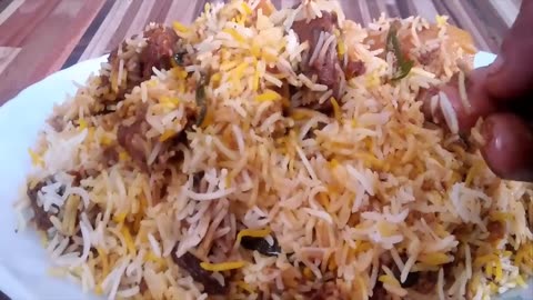 Chicken Aloo Biryani ( Traditional Restaurant Style Spicy Karachi Chicken Potato Biryani )