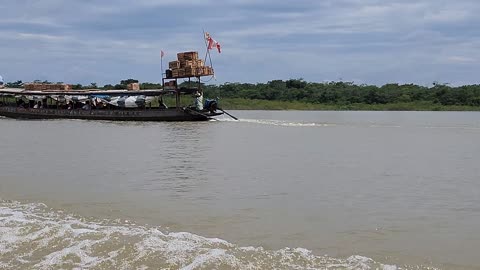 Los Lentos y Furiosos en el Rio Ucayali.