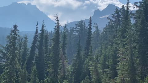 Central Oregon - Three Sisters Wilderness - Towering Mountains