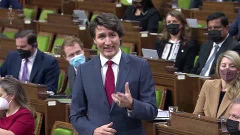 Trudeau Gets Roasted To His Face, Heckled & Shouted Down, Told To Follow The Science & End Mandates