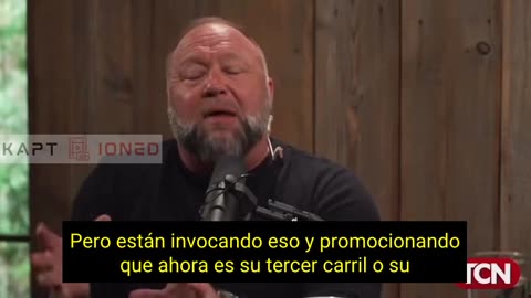 Alex Jones predice que los demócratas utilizarán como armas a los grupos violentos