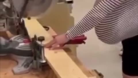 How to use a radial arm saw