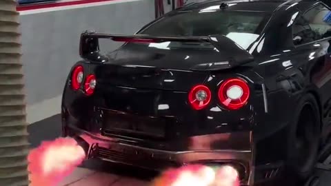 See what the Nissan GTR R35 can do 🔥🔥💯