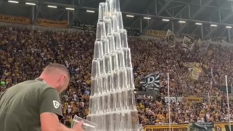 Dynamo Dresden 3.Spieltag Heimsieg mit Becherpyramide 🖤💛