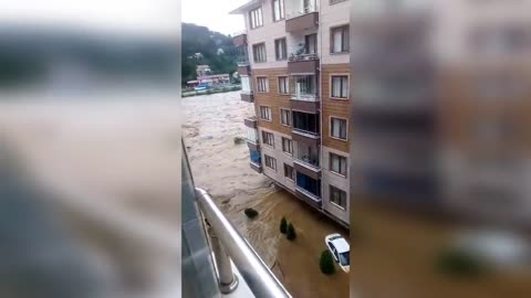 Apocalypse en Turquie ! Une terrible inondation dans la ville d'Artvin !