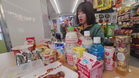 Convenience Store Mukbang and Holiday Gifts!