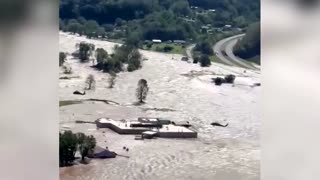 Dozens trapped on Tennessee hospital roof, surrounded by floods