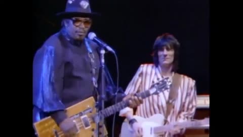 Chuck Berry & Bo Diddley rock n roll all-star jam (1985)