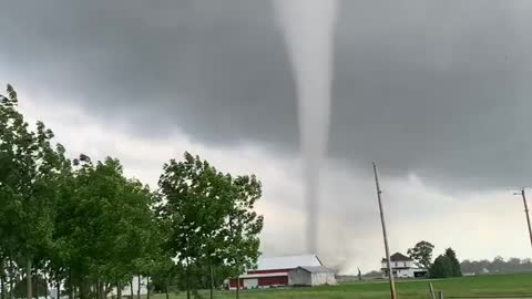 Tornadoes spotted near OHIO Tipp City, over Springfield; Tornado