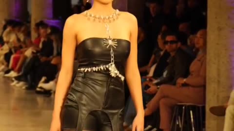 Finish the lyric Hai Baby @hailey_thompsonn walking for @soidstudiosny at LA Fashion Week