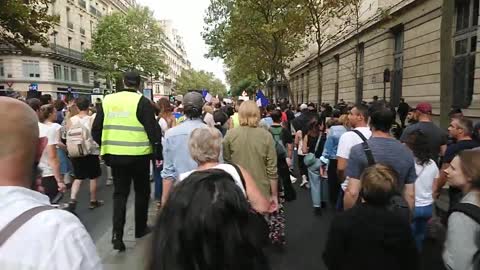 3- Manifestation du samedi 21 août 2021 à Paris contre le 💉