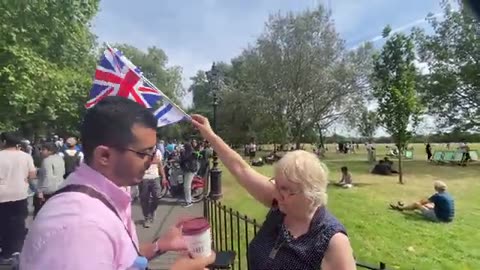 Zoinst Christian women on Palestine _ Shocking _ speakers corner