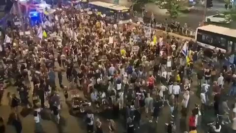 ⚡️🇮🇱JUST IN: A massive demonstration by israelis has begun in Tel Aviv