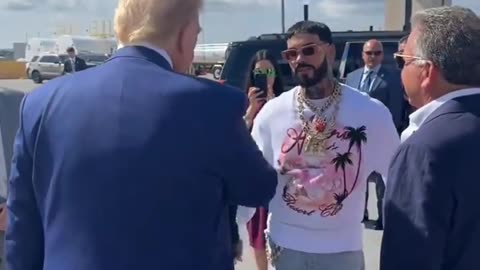 Anuel apoya públicamente a Donald Trump. #anuelaa #trump