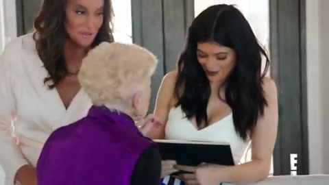 I Am Cait _ Kylie Jenner Meets Caitlyn Jenner for the First Time _ E!