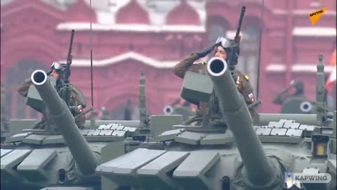 T-34/85 tanks pave the way for modern weapons at the Victory Parade in Moscow.