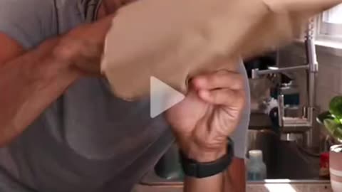 COOL MAGIC TRICK.. HOW DID HE DO THAT.