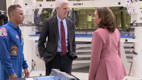 Kamala Harris Tours Kennedy Space Center Despite Scrubbed Artemis Launch