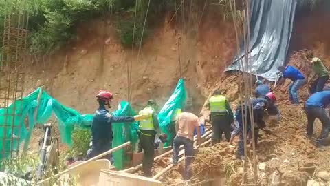 Encuentran el cadáver de una persona tras el derrumbe de una construcción en Floridablanca