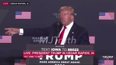 Trump Makes Fun of Biden Not Being Able to Exit the Stage 😂