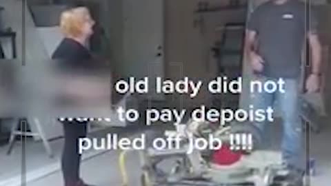 Crazed Customer Karen SCREAMS after refusing to pay the workers a deposit fee