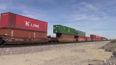 NS 1071 CNJ Heritage Loco In the Mojave Desert Pt. 2 (and some BNSF 'heritage' as well!)