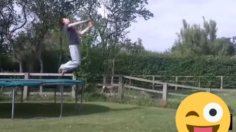 Trampoline fails make you stomach sicks😁